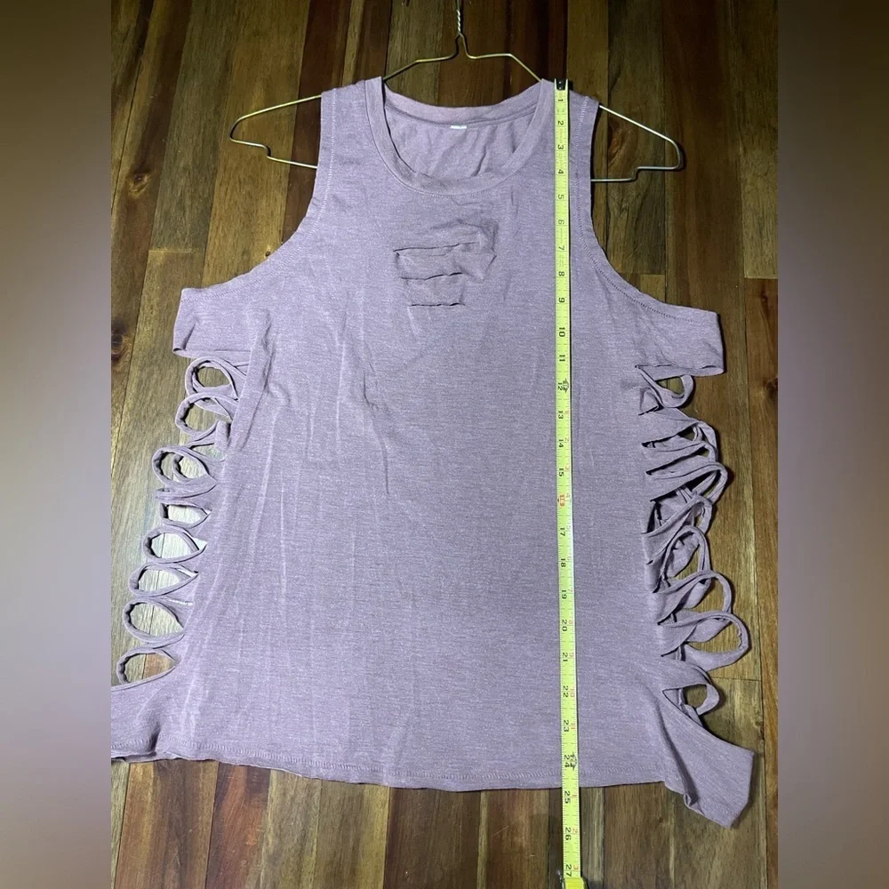 ALO Yoga cut it out Mauve Sleeveless Top